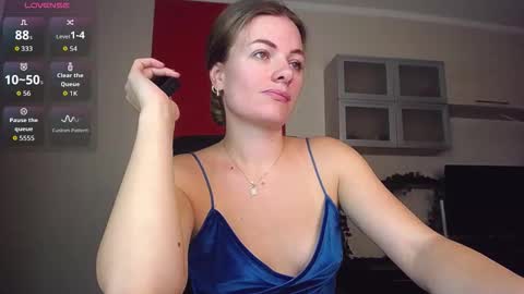 Lina online show from November 2025 05:07:01 AM