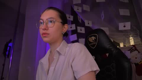 Evangelina or Evie online show from December 2025 01:29:01 PM