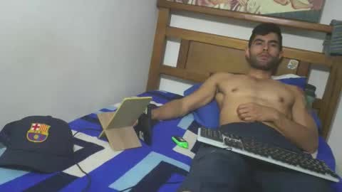 Snapshot of hideonbush051 chatting on January 2026 08:29:01 PM hideonbush online show from January 2026 08:29:01 PM