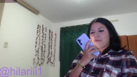 hilaril18 online show from April 2026 06:26:01 PM