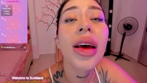 Snapshot of hilary_jones_22 chatting on September 2025 11:05:02 PM LUNA new account  FOLLOW ME online show from September 2025 11:05:02 PM