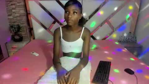 Snapshot of hilary_tsx chatting on May 2026 05:15:01 AM Hilary online show from May 2026 05:15:01 AM
