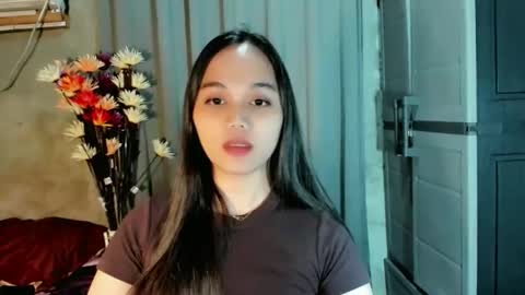 hilarymolly online show from April 2026 06:45:01 PM