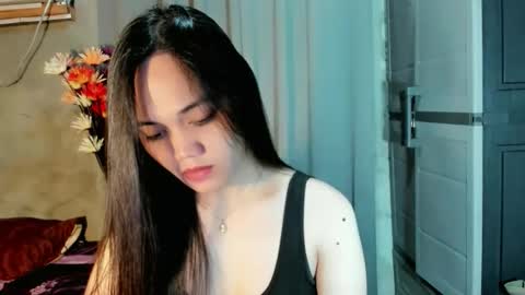 hilarymolly online show from April 2026 08:35:01 AM