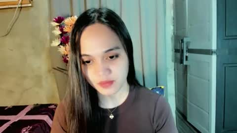 hilarymolly online show from May 2026 05:51:01 PM