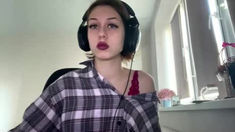 Hi Im Elizabeth online show from October 2025 08:56:02 AM