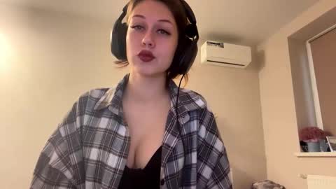Hi Im Elizabeth online show from October 2025 08:56:02 AM
