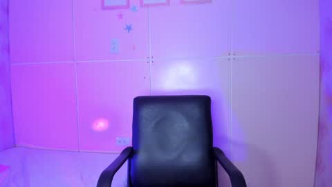  Hillary  online show from January 2025 03:23:02 AM