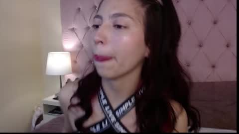 Snapshot of hillary_thomson chatting on December 2025 02:11:01 PM Hillary Thomson online show from December 2025 02:11:01 PM