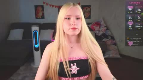 Snapshot of hillochka chatting on June 2026 02:30:02 PM Hillochka online show from June 2026 02:30:02 PM