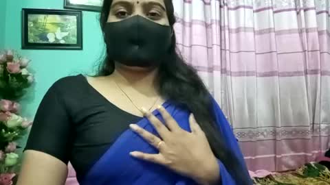 himuhimu22 online show from January 2025 01:58:02 PM