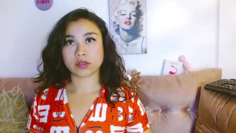 Snapshot of hinataleecs chatting on January 2025 10:43:01 AM hinata lee online show from January 2025 10:43:01 AM