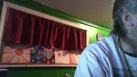 Snapshot of hippiedad333 chatting on February 2026 11:11:02 PM hippiedad333 online show from February 2026 11:11:02 PM