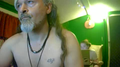 Snapshot of hippiedad333 chatting on June 2026 01:17:01 AM hippiedad333 online show from June 2026 01:17:01 AM