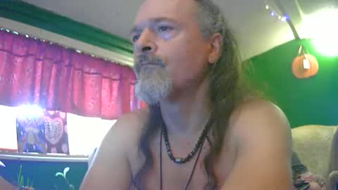 Snapshot of hippiedad333 chatting on June 2026 04:39:02 PM hippiedad333 online show from June 2026 04:39:02 PM