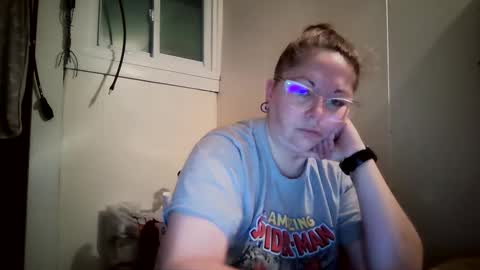 Bella online show from October 2025 12:03:01 PM