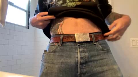 Snapshot of hippybiker chatting on January 2025 06:32:02 PM hippybiker online show from January 2025 06:32:02 PM