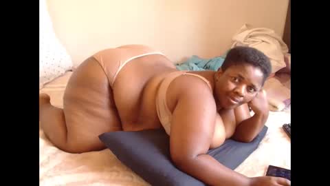 Snapshot of hips2sexy chatting on January 2025 12:06:02 PM hips2sexy online show from January 2025 12:06:02 PM