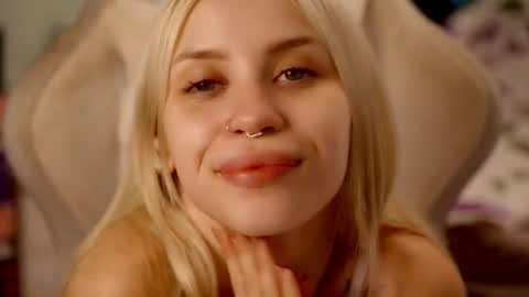 Holly online show from July 2026 06:17:01 PM