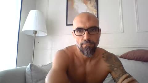 Snapshot of hocus44 chatting on July 2026 08:20:01 AM Arthur online show from July 2026 08:20:01 AM