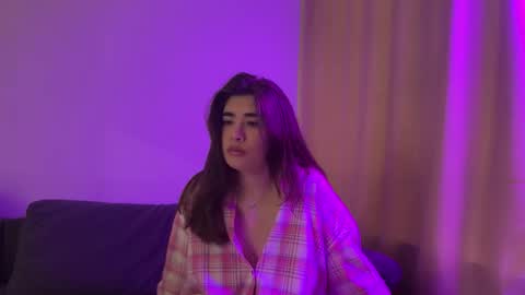 Snapshot of hoenyazhe chatting on November 2025 11:03:02 AM Nancy Becconi online show from November 2025 11:03:02 AM