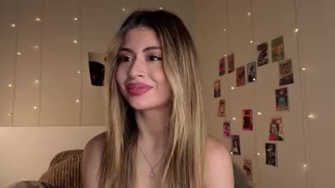 Moni Monica online show from October 2025 08:13:02 AM