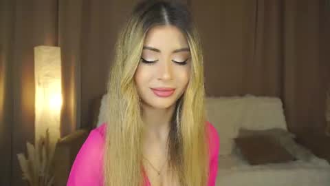 Snapshot of holayoula chatting on July 2026 08:08:02 AM Moni Monica online show from July 2026 08:08:02 AM