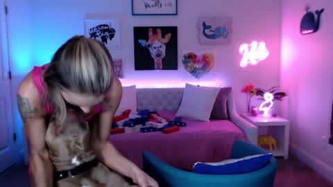 Holi Hurricane online show from January 2025 04:02:01 AM