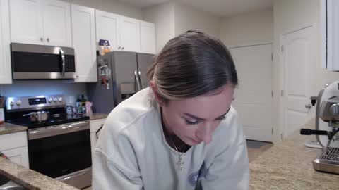 Holi Hurricane online show from November 2025 04:12:01 AM