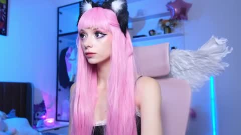 Snapshot of holliwould_ chatting on May 2026 12:56:01 PM Holli online show from May 2026 12:56:01 PM