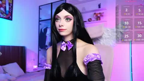 Snapshot of holliwould_ chatting on July 2026 12:00:01 PM Holli online show from July 2026 12:00:01 PM