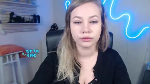 Holly online show from December 2024 06:31:02 AM