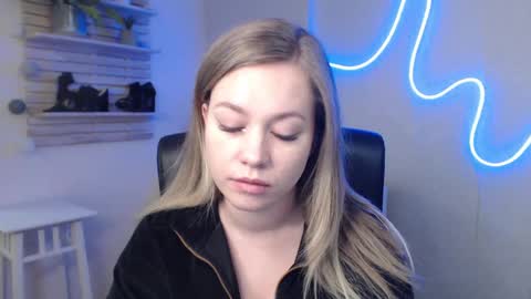 Holly online show from January 2025 07:24:01 AM