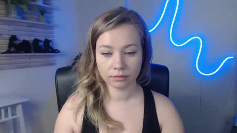 Holly online show from February 2025 05:16:01 AM