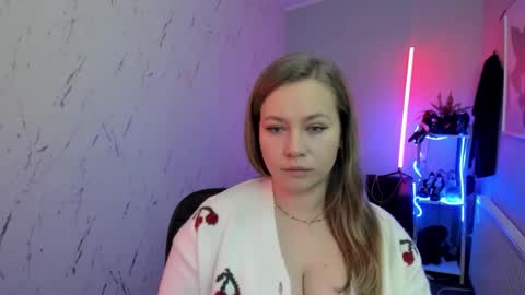 Holly online show from January 2026 08:25:02 PM