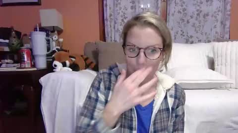 holly_bourbon online show from October 2025 11:17:02 PM