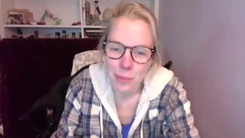 holly_bourbon online show from March 2026 10:27:02 PM