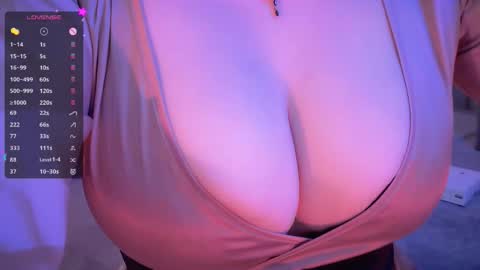 Snapshot of holly_molly_69 chatting on October 2025 03:16:02 AM Molly online show from October 2025 03:16:02 AM