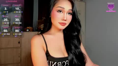 Snapshot of holly_preciousxx chatting on June 2026 06:10:01 PM Hi Im Precious online show from June 2026 06:10:01 PM