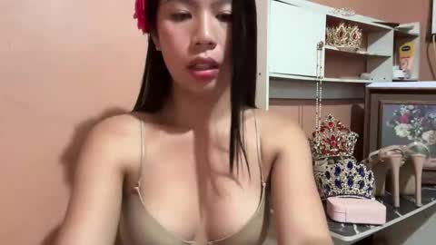 holly_wyn online show from October 2025 12:10:02 AM