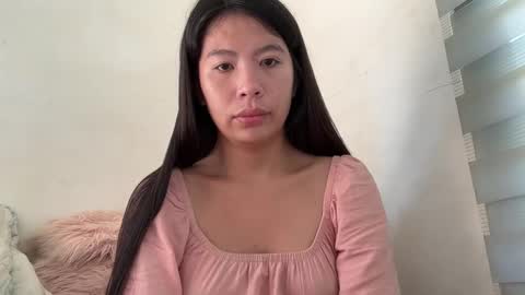 Snapshot of holly_wyn chatting on April 2026 12:30:02 AM holly_wyn online show from April 2026 12:30:02 AM