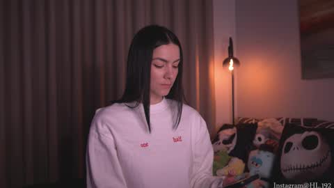 Holly Linder online show from October 2025 02:01:02 AM