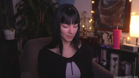 Holly Linder online show from December 2025 01:48:02 AM