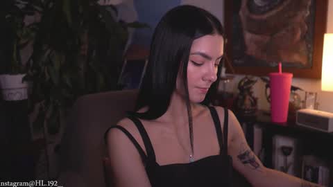 Holly Linder online show from March 2026 02:04:02 AM