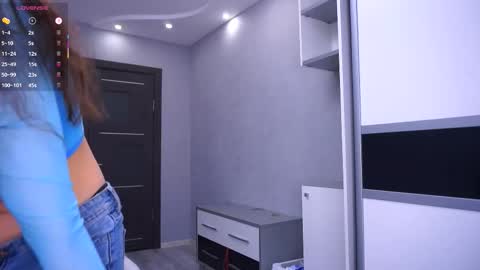 Snapshot of hollymonica chatting on February 2026 05:47:01 AM Delly online show from February 2026 05:47:01 AM