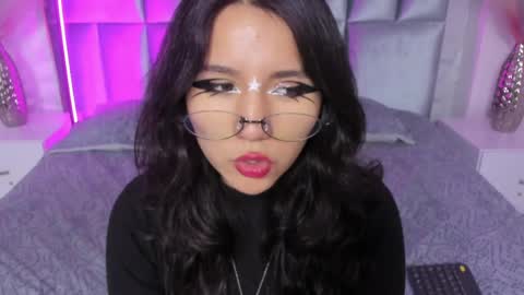 hollypeach_ online show from March 2026 05:02:01 PM