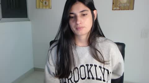 hollyshit_ online show from February 2025 12:09:01 AM