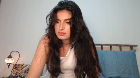 hollyshit_ online show from February 2025 01:00:02 AM