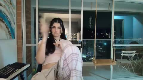 hollyshit_ online show from December 2025 12:18:01 AM