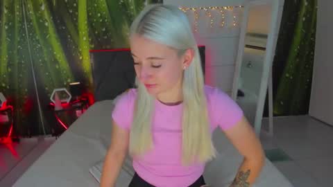 HollyTaillor online show from September 2025 05:29:01 AM